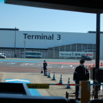 預け荷物20kgの目安と成田空港の電源カフェ。