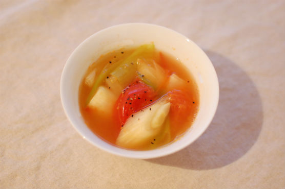 トマトと葱のスープ