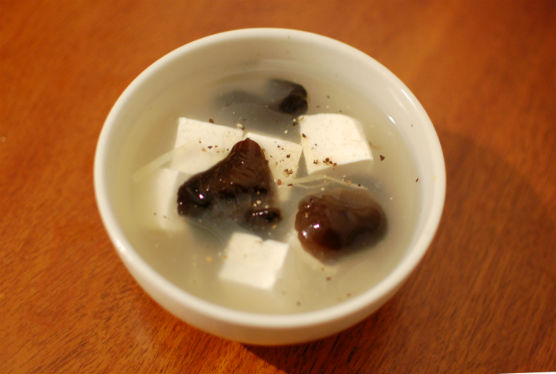 豆腐ときくらげの生姜スープ