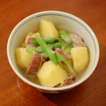 家飲みメニュー　塩豚じゃが、小松菜と卵の炒めもの。
