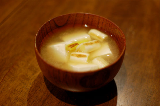 豆腐と焼き葱の味噌汁