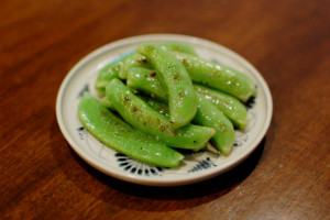 スナップエンドウの塩炒め