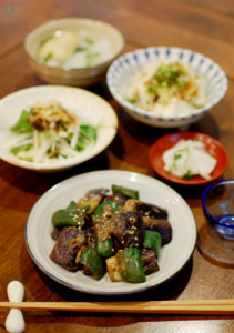 なすとピーマンの鍋しぎ、豆腐のきのこおろし和え献立