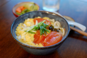 トマト卵とじうどん
