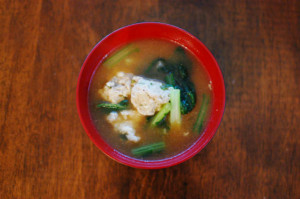 肉団子と蕪の味噌汁