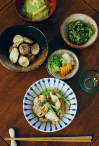 かぶと豚肉の梅炒め、小さい里芋の蒸し焼き