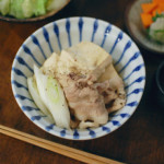 肉豆腐、なすと三つ葉のサラダで家飲み。
