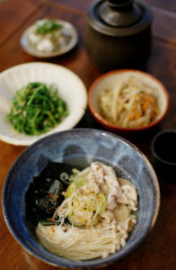 肉吸い、おかひじきの和えもので晩酌。