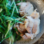 鶏もも肉と水菜のフライパン蒸し、えのき梅豆腐献立。