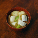 焼き里芋、秋刀魚のしょうが味噌汁献立。