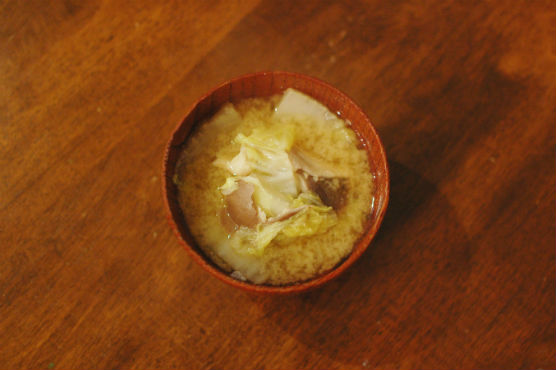 白菜とひらたけの味噌汁 