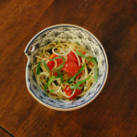 休肝日ごはん　トマトと大葉のオイルパスタ献立。